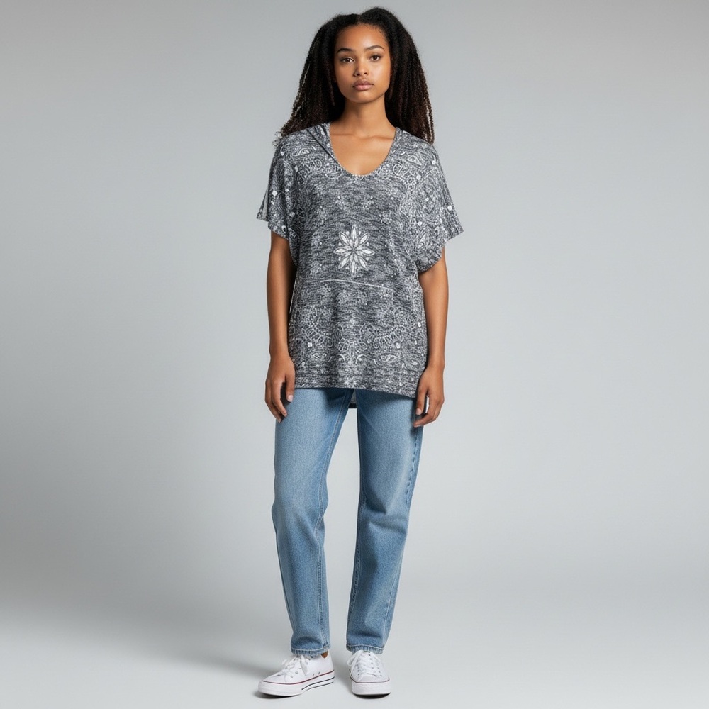 En Crème Paisley V-Neck Hooded Tunic Top